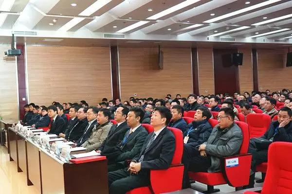 【新时代新篇章】 郑州3499拉斯维加斯重型装备有限公司揭牌庆典盛大举办